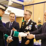 Ruben Bravo recibe su condecoracion