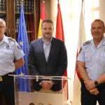 Tudela presenta a su nuevo jefe de la Policía Local 2 A la derecha de la fotografia el nuevo jefe de Policia Local acompanado del alcalde y del hasta ahora jefe de Tudela