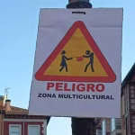 La Policía Local de Burgos investiga la aparición de carteles racistas alertando de “peligro” en “zona multicultural” 3 Carteles racistas en Burgos