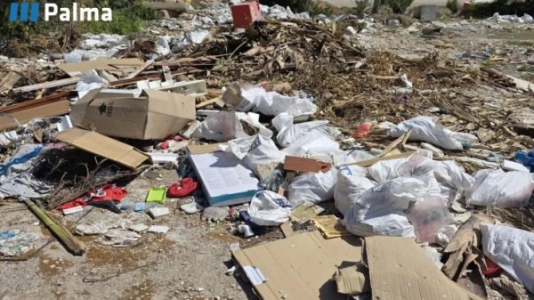 Escombros y basura vertidos ilegalmente