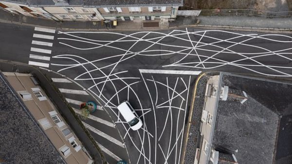 Experiencia innovadora para la reducción de velocidad urbana: El caso de Bauné, en Francia 12 F4Y46Y1XwAAGXun