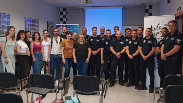 Foto de familia de los participantes en el curso