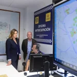 La alcaldesa visita la sede de la Policia Local
