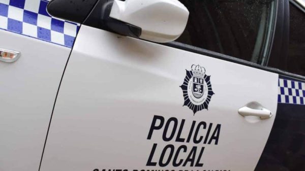 post la policia local de santo domingo disuelve una pelea de gallos con 50 personas scaled 800x600 1