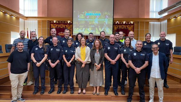 Foto de familia de los participantes en el evento