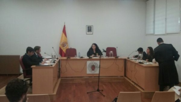 Fuente derecho.ucm .es sala de juicios simulados