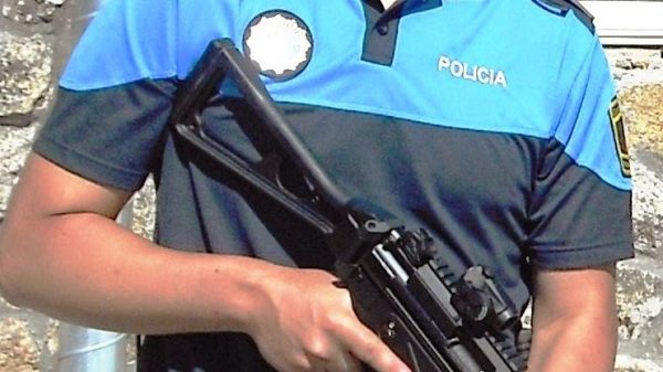 2 DETENIDOS 217 GRS HEROINA Y 116 GRS COCAINA 094