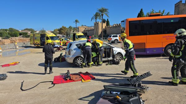 El simulacro de rescate fue uno de los platos fuertes de la formacion