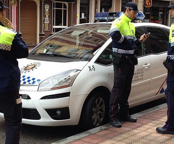 Suspensión del nombramiento de dos policías municipales en Baracaldo 21 Policia Local de Baracaldo