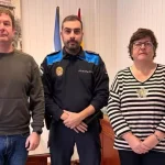 Nuevo jefe de la Policía Local en Sada 8 El nuevo jefe de la Policia Local entre su alcalde y la concejala de Seguridad Ciudadana