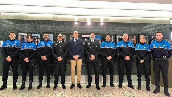 Foto de familia de los policias distinguidos