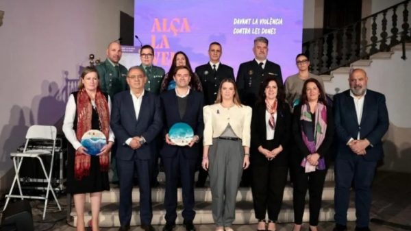 Foto de familia de los servicios distinguidos