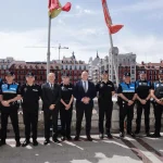 El alcalde de Valladolid con varios agentes de la ciudad