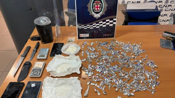 Fotografia de la Policia Local de Almeria con la droga intervenida