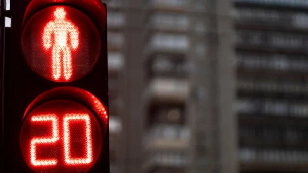 Cáceres impulsa la modernización del control del tráfico urbano con una inversión de casi dos millones de euros 14 Semaforo en Caceres