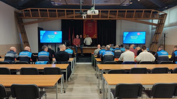 Tráfico Navarra refuerza la coordinación con las Policías Locales a través del Pacto por la Movilidad Segura y Sostenible 11 Una imagen del evento