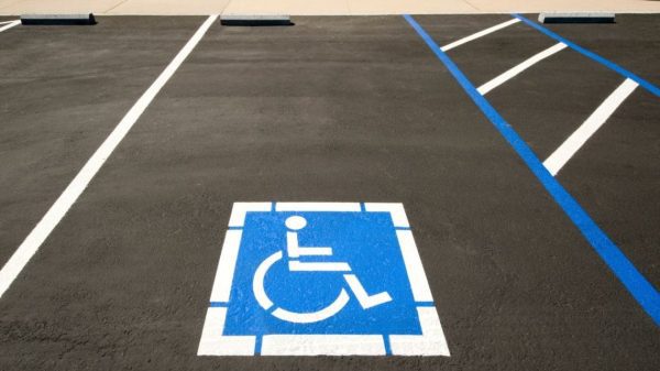 tarjeta de aparcamiento para personas con movilidad reducida 1140x703 1