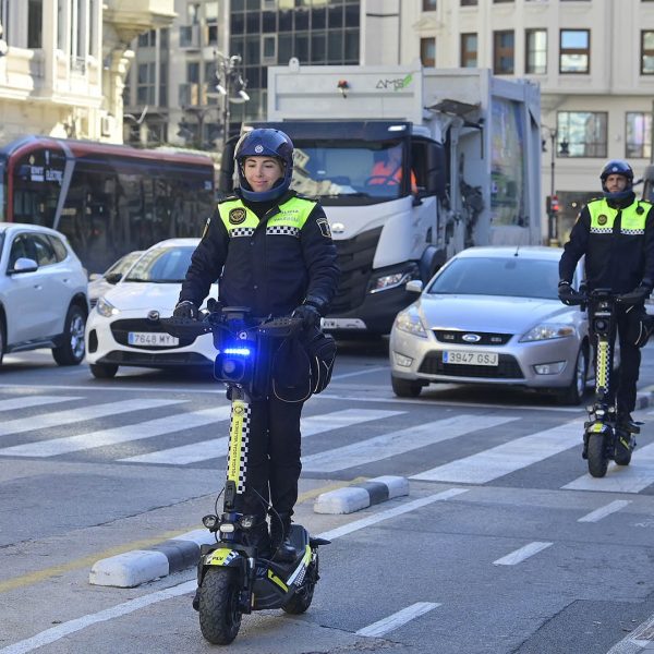 La Policía Local de Valencia crea una unidad en patinete eléctrico para reforzar la vigilancia en carriles bici 22 Componentes de la nueva unidad
