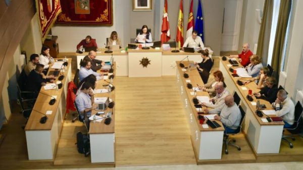 El Pleno aprueba el Reglamento definitivo de la Policía Local de Alcázar de San Juan 11 El pleno de Alcazar de San Juan da luz verde al reglamento definitivo de la Policia Local y debate sobre el 8M 678x381 1