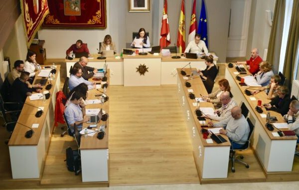 El pleno de Alcazar de San Juan da luz verde al reglamento definitivo de la Policia Local y debate sobre el 8M 678x381 1