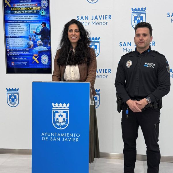 San Javier refuerza la prevención con la acción conjunta de Guardia Civil y la Unidad Policía Tutor 5 Fotografia en la presentacion de la charla formativa