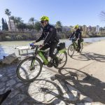 Imagen de la patrulla por la mota del rio