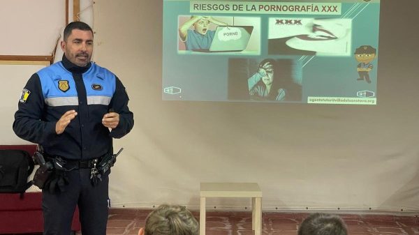 Imagen del agente tutor en una charla