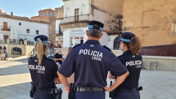 Cáceres refuerza la seguridad ciudadana con nuevas inversiones en flota policial y vigilancia de instalaciones 14 Policia Local de Caceres