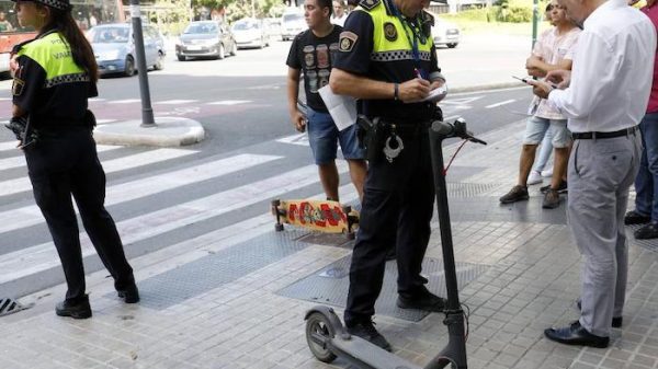La ITV forma a policías locales ante los cambios normativos que afectan a los patinetes eléctricos 24 Policia Local de Ceuta