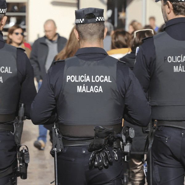 ¿Se puede frustrar una entrega de más de un kilo de hachís con simple vigilancia a pie? La Policía Local de Málaga sí lo sabe 10 Fotografia de la Policia Local de Malaga