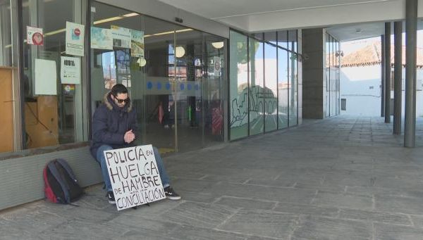 Un policía local de Parla con 9 hijos inicia una huelga de hambre para pedir que el Ayuntamiento le facilite la conciliación familiar 6 Jorge Bravo