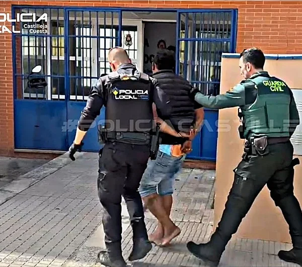 Tres policías locales resultan heridos tras ser agredidos por un hombre en Castilleja de la Cuesta 11 Policia Local de Castilleja de la Cuesta